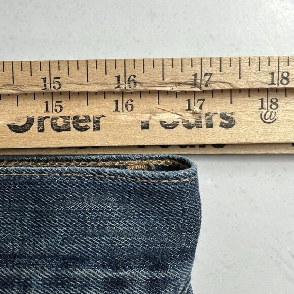 Lucky Brand Jeans Mens 33x31* 221 Straight Blue Faded Distressed Denim Tag 32x32 - Picture 16 of 16